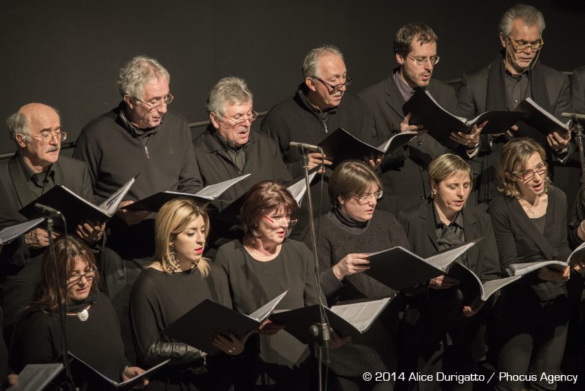 Tricesimo, 13/12/2014 Ð Teatro Luigi Garzoni  - Turoldo Vivo, anteprima: Studio N¡ 1 - Associazione Culturale Coro ÒLE COLONEÓ di Castions di Strada - Coro ÒVs dal TilimentÓ di Sedegliano - Voci recitanti > Chiara Donada Ð Gianni Nistri - Scenografia > Maurizio Della Negra - Quartetto dÕarchi violino: Lucia Clonfero - violino: Anna Apollonio - viola: Margherita Cossio - violoncello: Antonio Merici - Pianoforte-sintetizzatore > Nicola Tirelli - Percussioni > Francesco Tirelli - Voci soliste > Cristina Mauro Ð Emanuela Mattiussi - Musiche originali > Renato Miani Ð Valter Sivilotti - Adattamenti > Sebastiano Zanetti -Direzione > Giuseppe Tirelli - Regia > Giuliano Bonanni - Foto Alice Durigatto/Phocus Agency © 2014